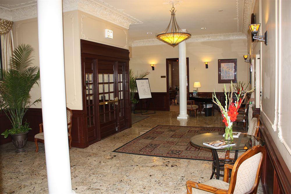 Dewitt Hotel And Suites Чикаго Экстерьер фото