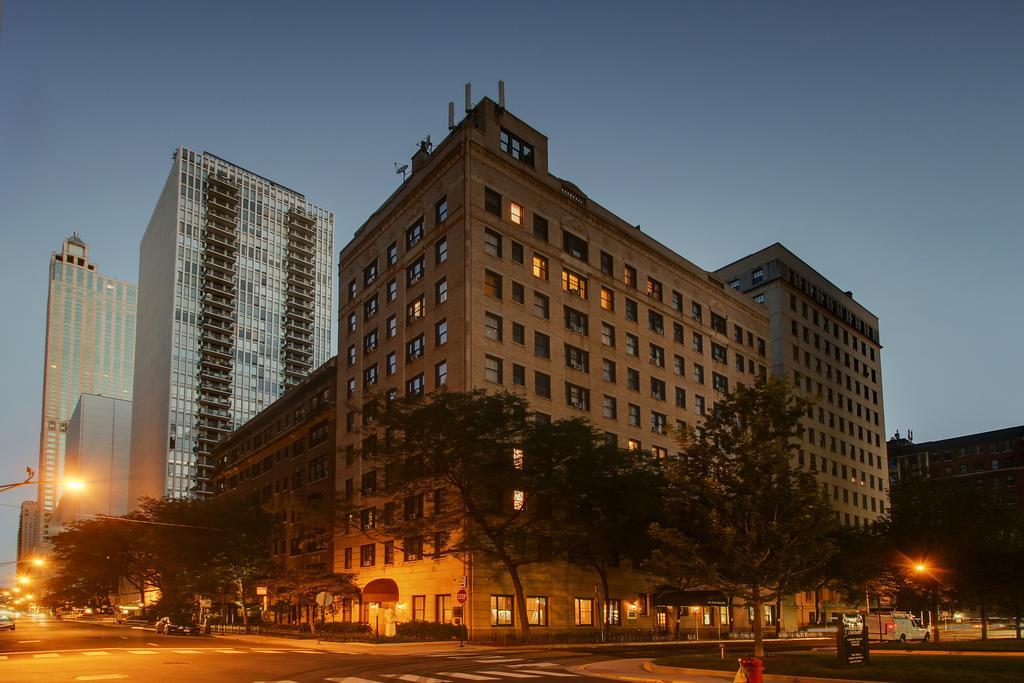 Dewitt Hotel And Suites Чикаго Экстерьер фото