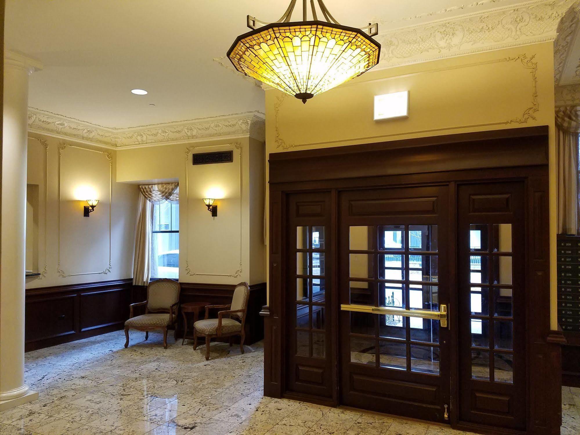 Dewitt Hotel And Suites Чикаго Экстерьер фото