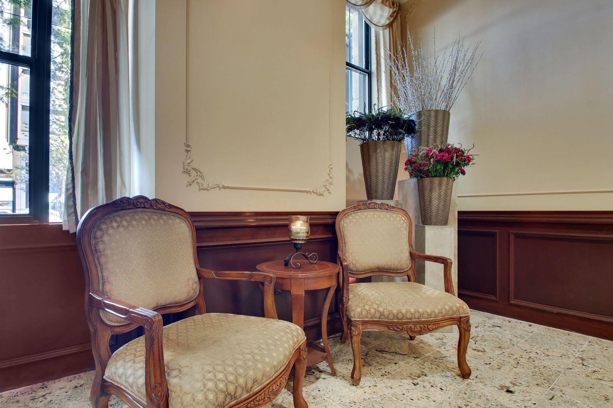 Dewitt Hotel And Suites Чикаго Экстерьер фото