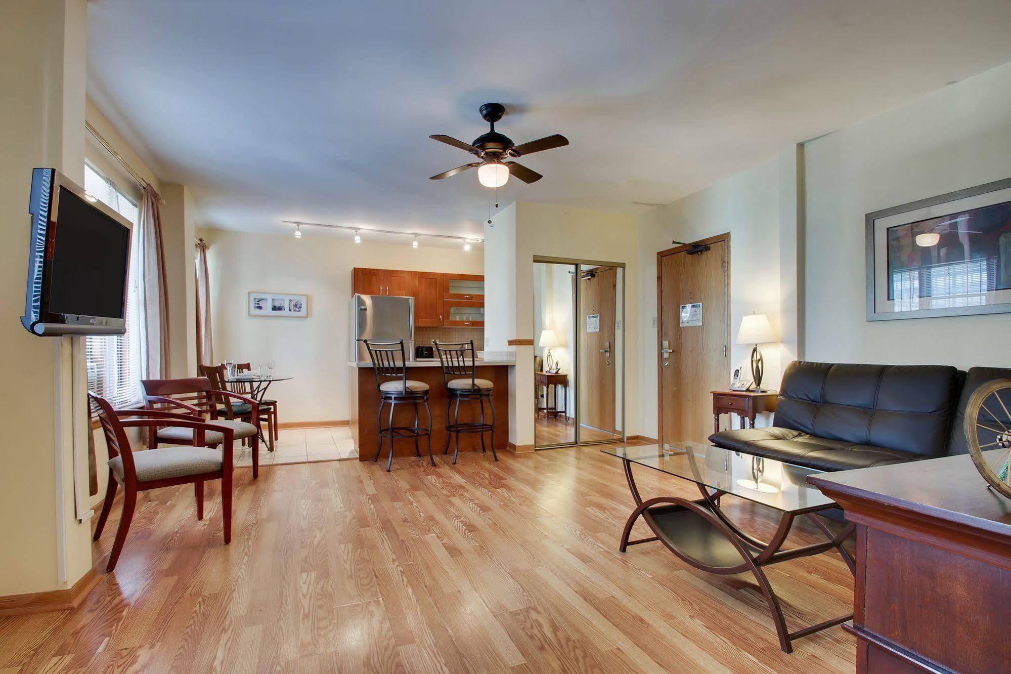 Dewitt Hotel And Suites Чикаго Экстерьер фото